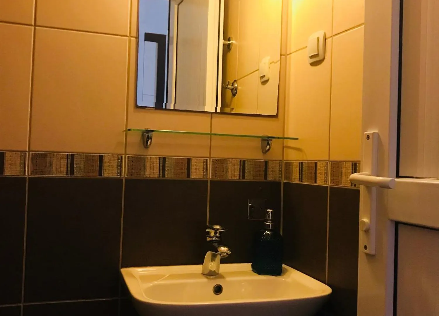 Cam Hotel Gümbet